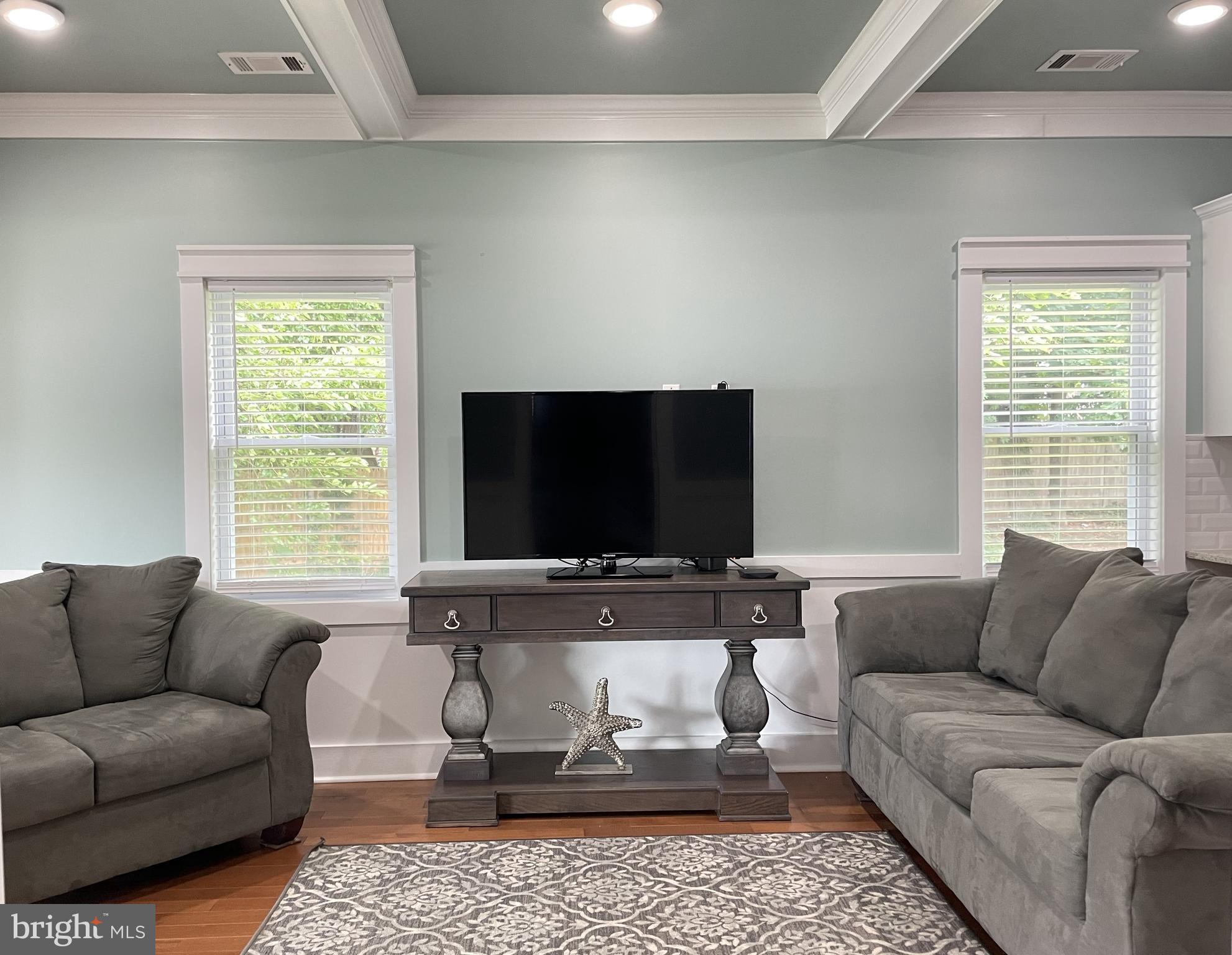 504 Grovethorn Road Middle River, MD 21220 - Photo 7 of 21 Bright living area