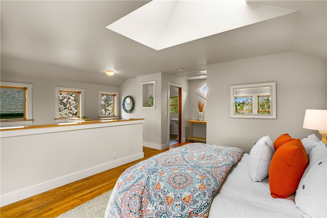342 North 76th Street Seattle, WA 98103 - Photo 8 of 15