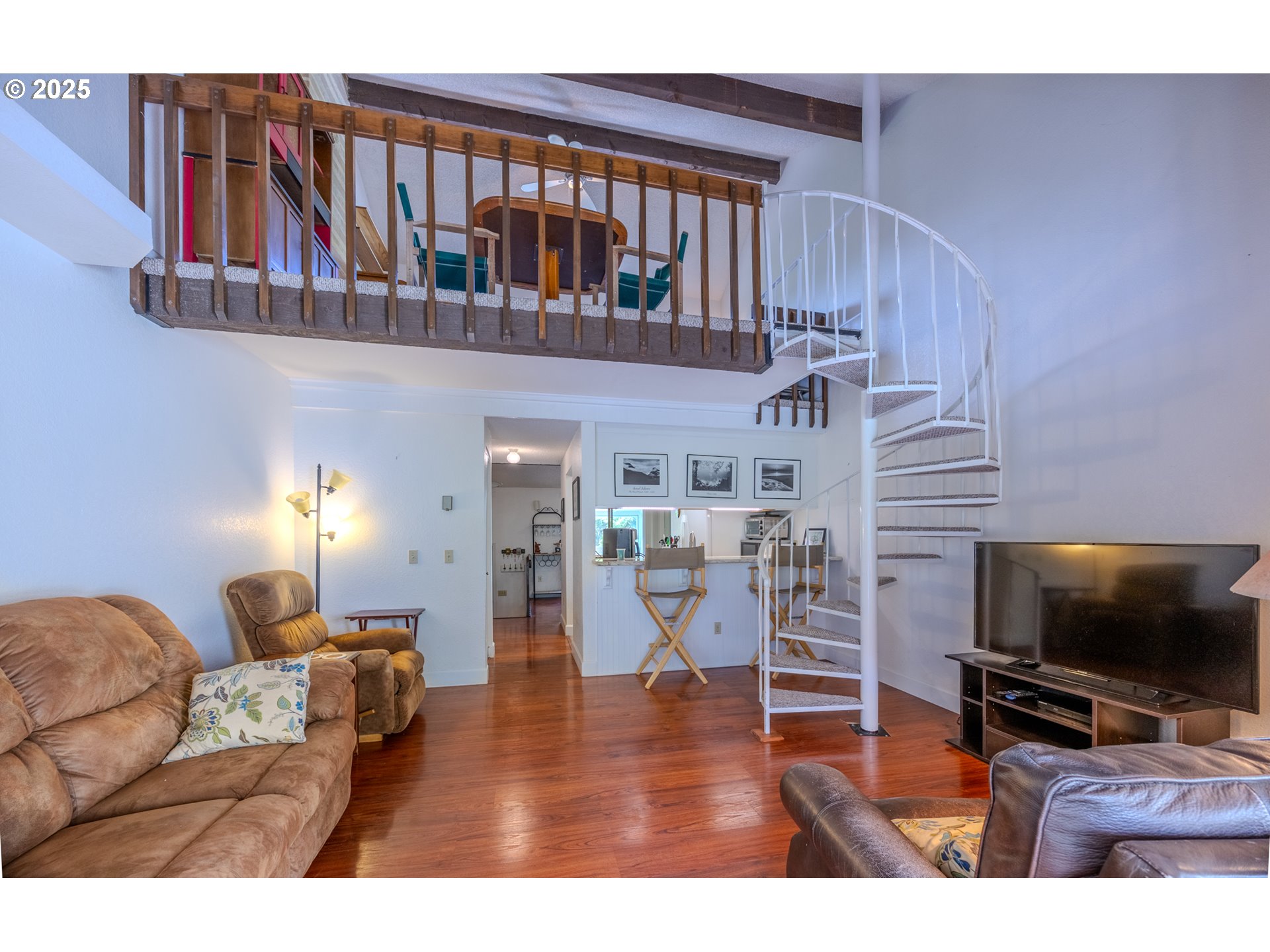 43605 Highway 38, Unit 41 Reedsport, OR 97467 - Photo 11 of 37 Living Room