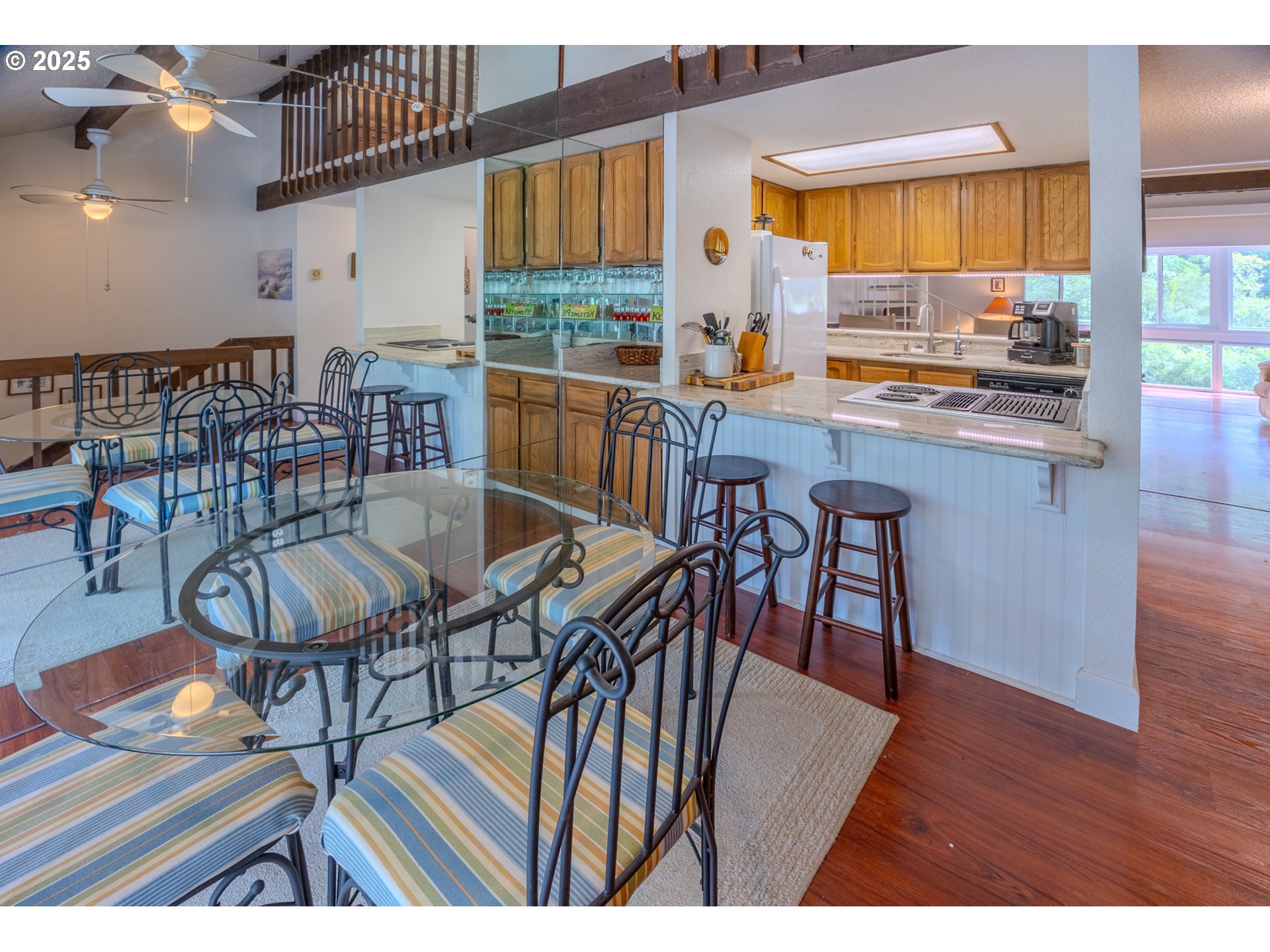 43605 Highway 38, Unit 41 Reedsport, OR 97467 - Photo 5 of 37 Dining Area