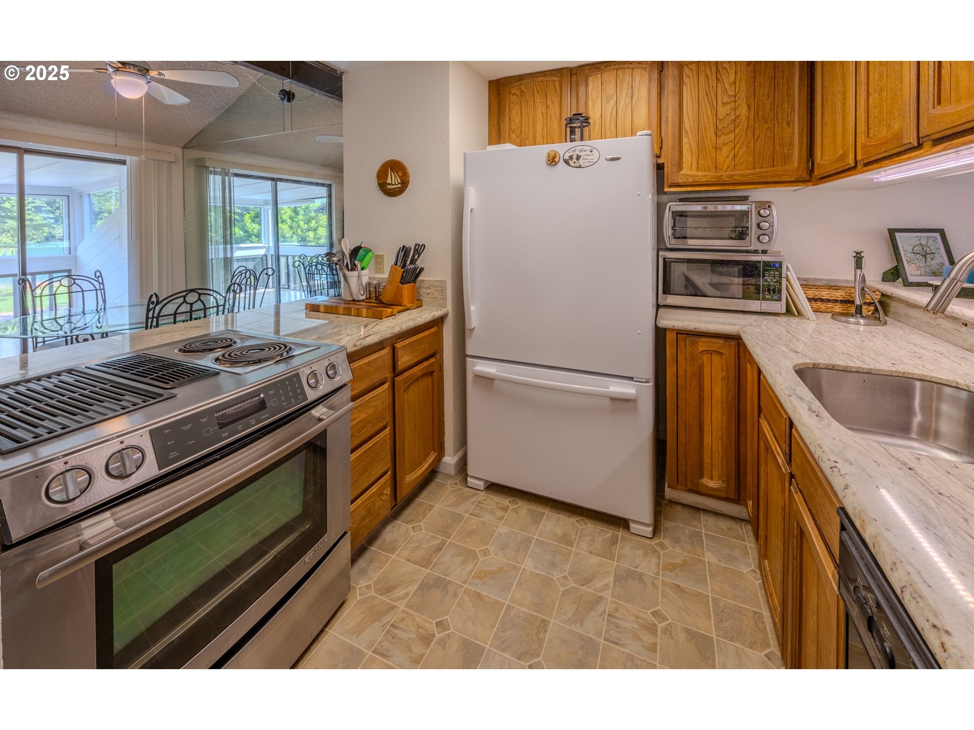 43605 Highway 38, Unit 41 Reedsport, OR 97467 - Photo 7 of 37 Kitchen