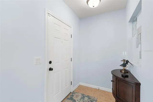 a view of an entryway with workspace