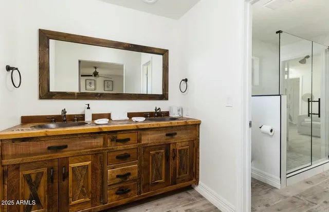 a view of a tennis court