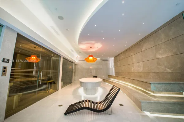 $4,700 | 1010 Brickell Avenue, Unit 4411, Miami, FL 33131