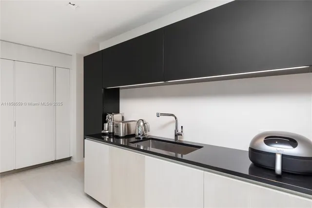 $7,350,000 | 1000 Biscayne Boulevard, Unit 3502, Miami, FL 33132