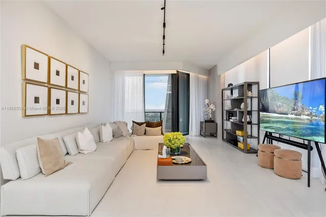 $7,350,000 | 1000 Biscayne Boulevard, Unit 3502, Miami, FL 33132