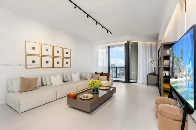 $7,350,000 | 1000 Biscayne Boulevard, Unit 3502, Miami, FL 33132