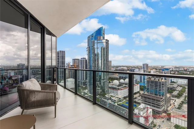 $7,350,000 | 1000 Biscayne Boulevard, Unit 3502, Miami, FL 33132