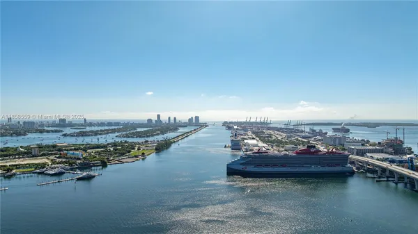 $6,995,000 | 1000 Biscayne Boulevard, Unit 3502, Miami, FL 33132