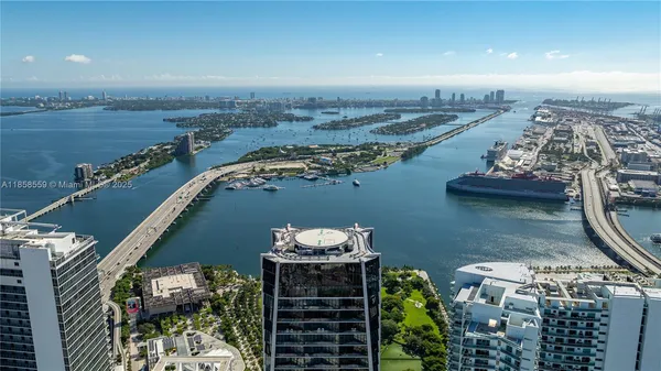 $6,995,000 | 1000 Biscayne Boulevard, Unit 3502, Miami, FL 33132