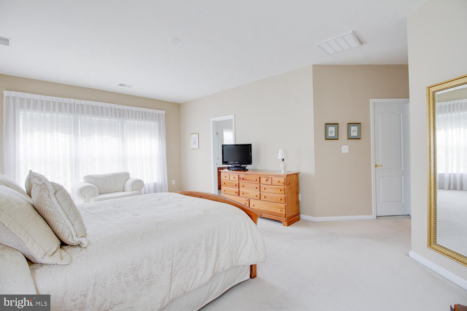 21516 Inman Park Place Ashburn, VA 20147 - Photo 11 of 22 Large and bright Master Bed - 2 walk-in closets