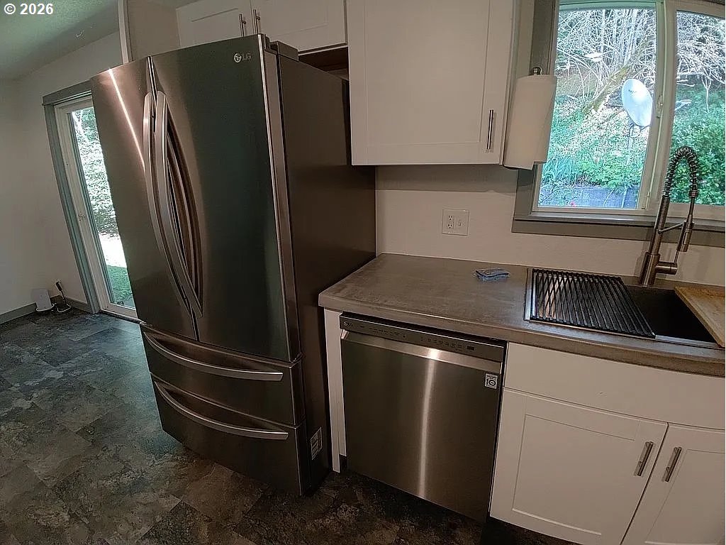 9363 Highway 126 Mapleton, OR 97453 - Photo 13 of 28 Gallery Image 13