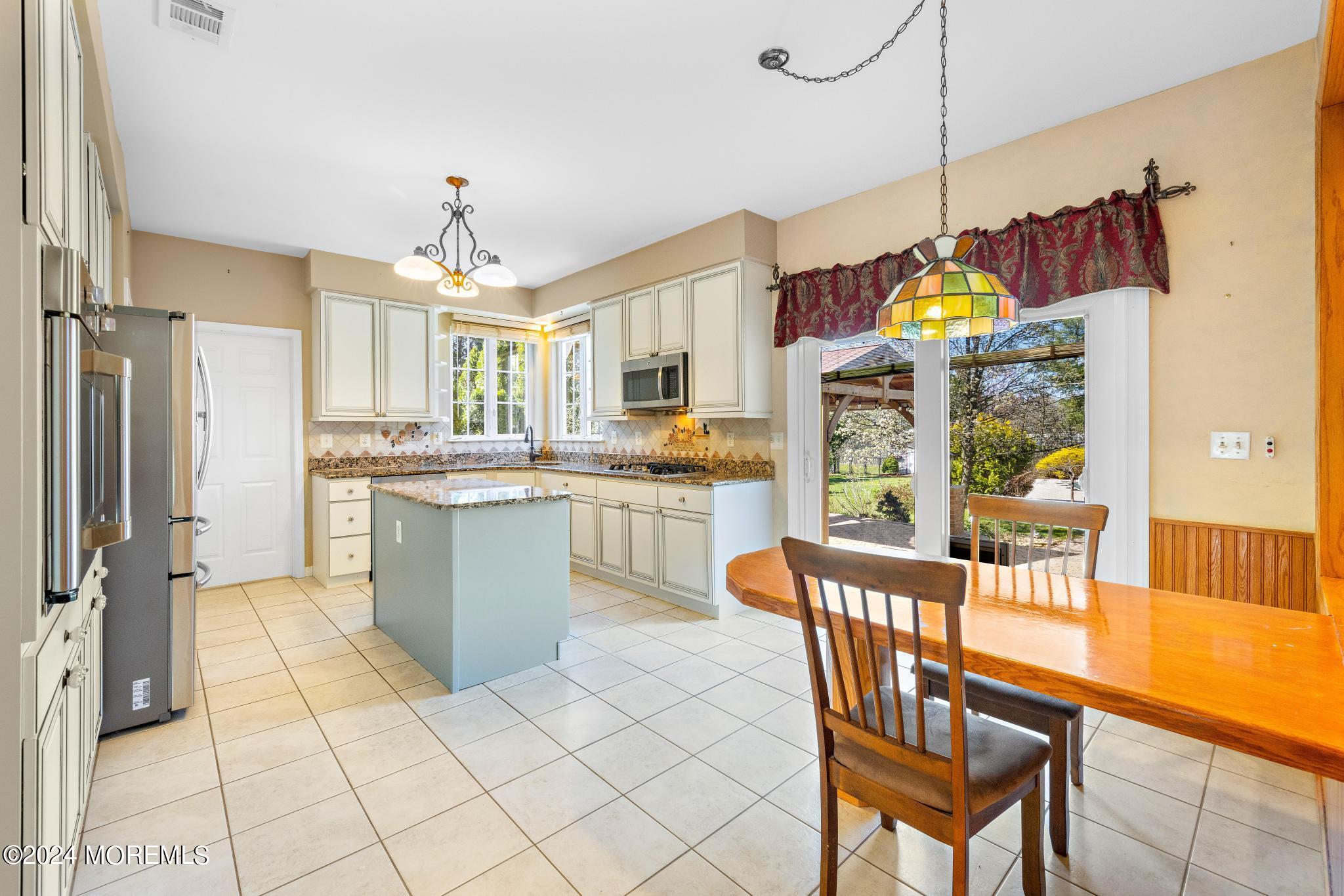 339 Rock Oak Road Freehold, NJ 07728 - Photo 16 of 55 339RockOak-15