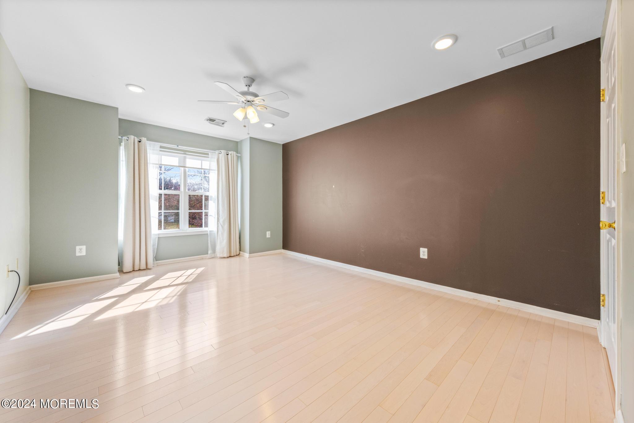 339 Rock Oak Road Freehold, NJ 07728 - Photo 34 of 55 339RockOak-40