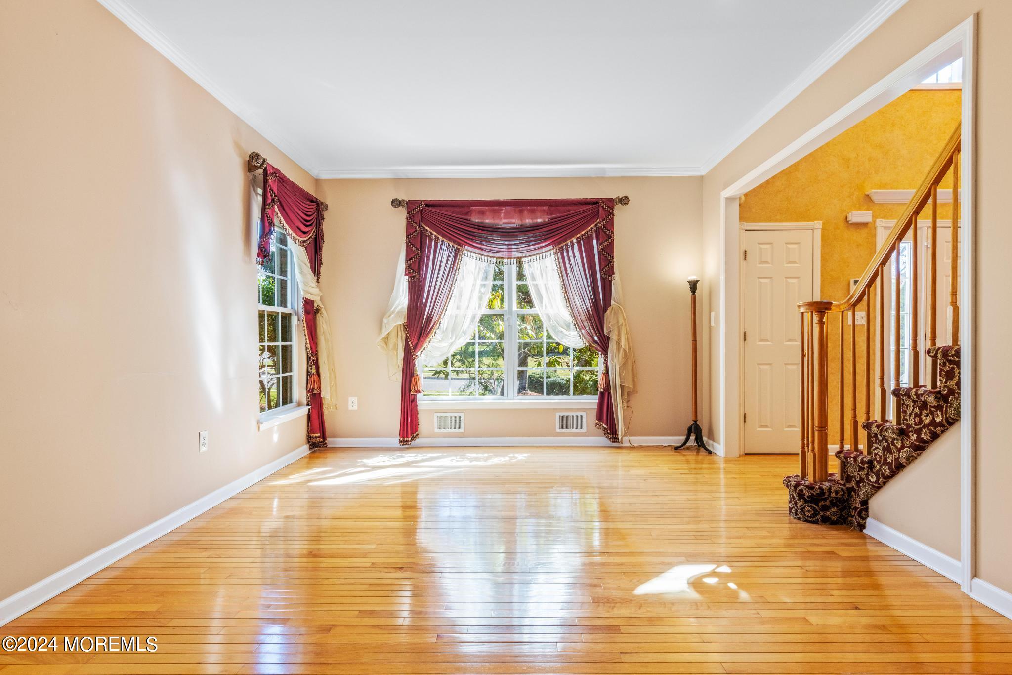 339 Rock Oak Road Freehold, NJ 07728 - Photo 8 of 55 339RockOak-27