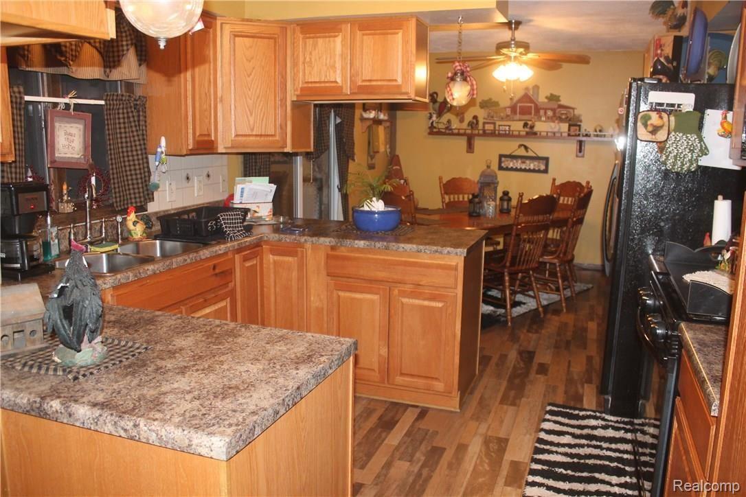 30965 Pennsylvania Road Romulus, MI 48174 - Photo 12 of 39 eat in kitchen