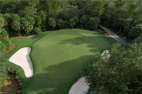 a view of a green field with lots of green space