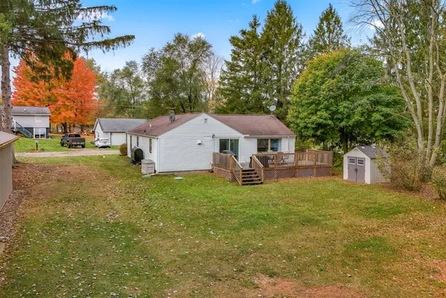 $179,900 | 1125 Hickory Lane, Hillsdale, MI 49242