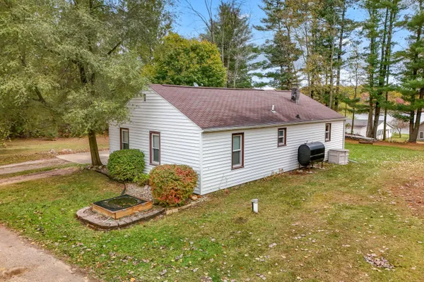 $186,000 | 1125 Hickory Lane, Hillsdale, MI 49242