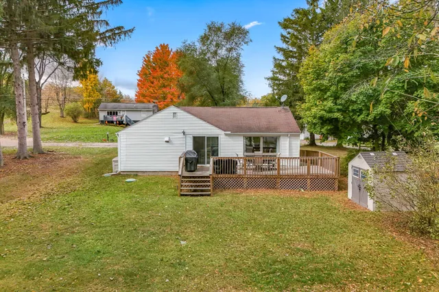 $179,900 | 1125 Hickory Lane, Hillsdale, MI 49242