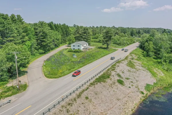 $459,000 | 7 Old Searsport Avenue, Belfast, ME 04915