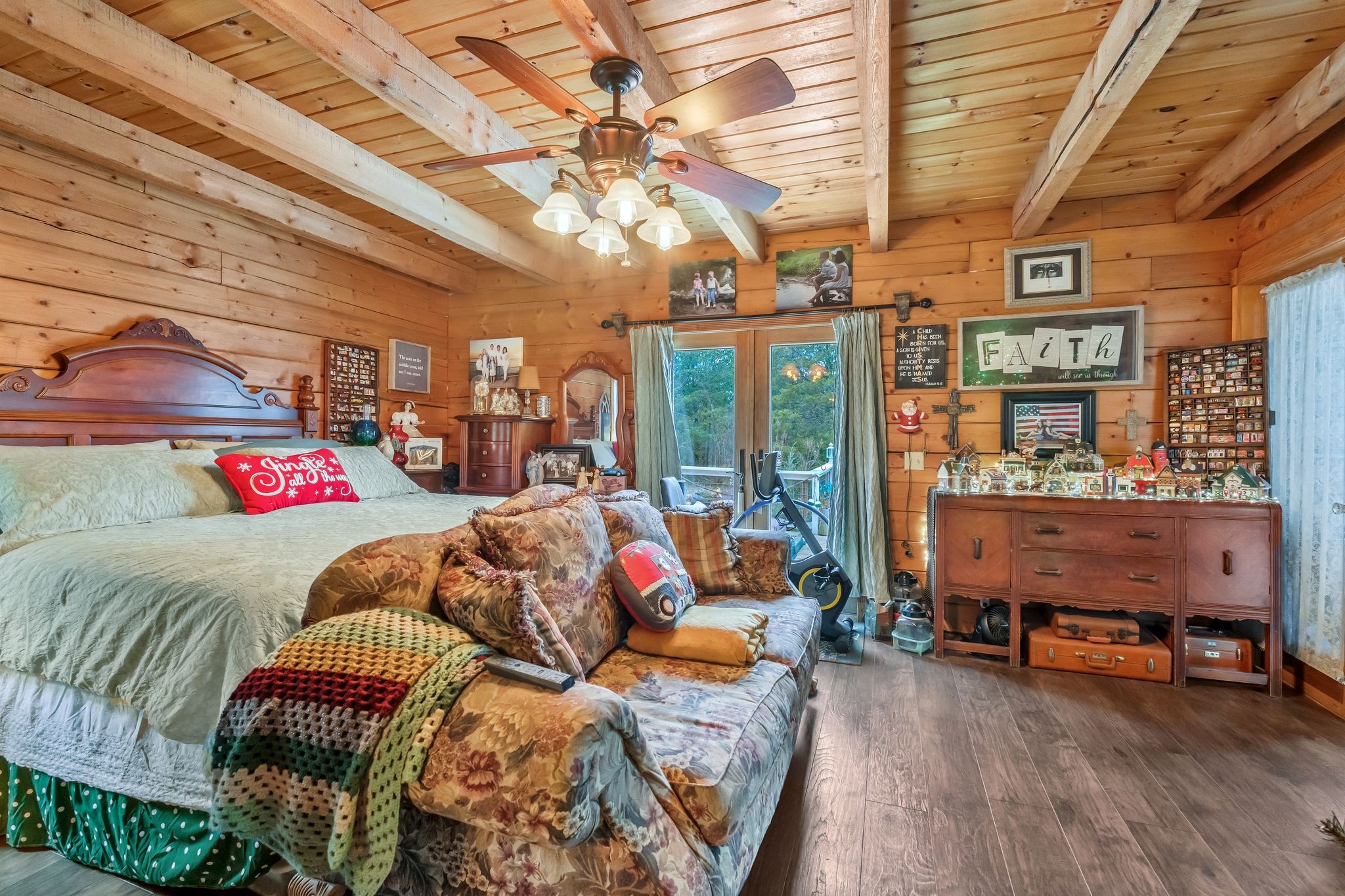 10955 Old Lebanon Road Murfreesboro, TN 37129 - Photo 24 of 100 a living room with furniture and a chandelier