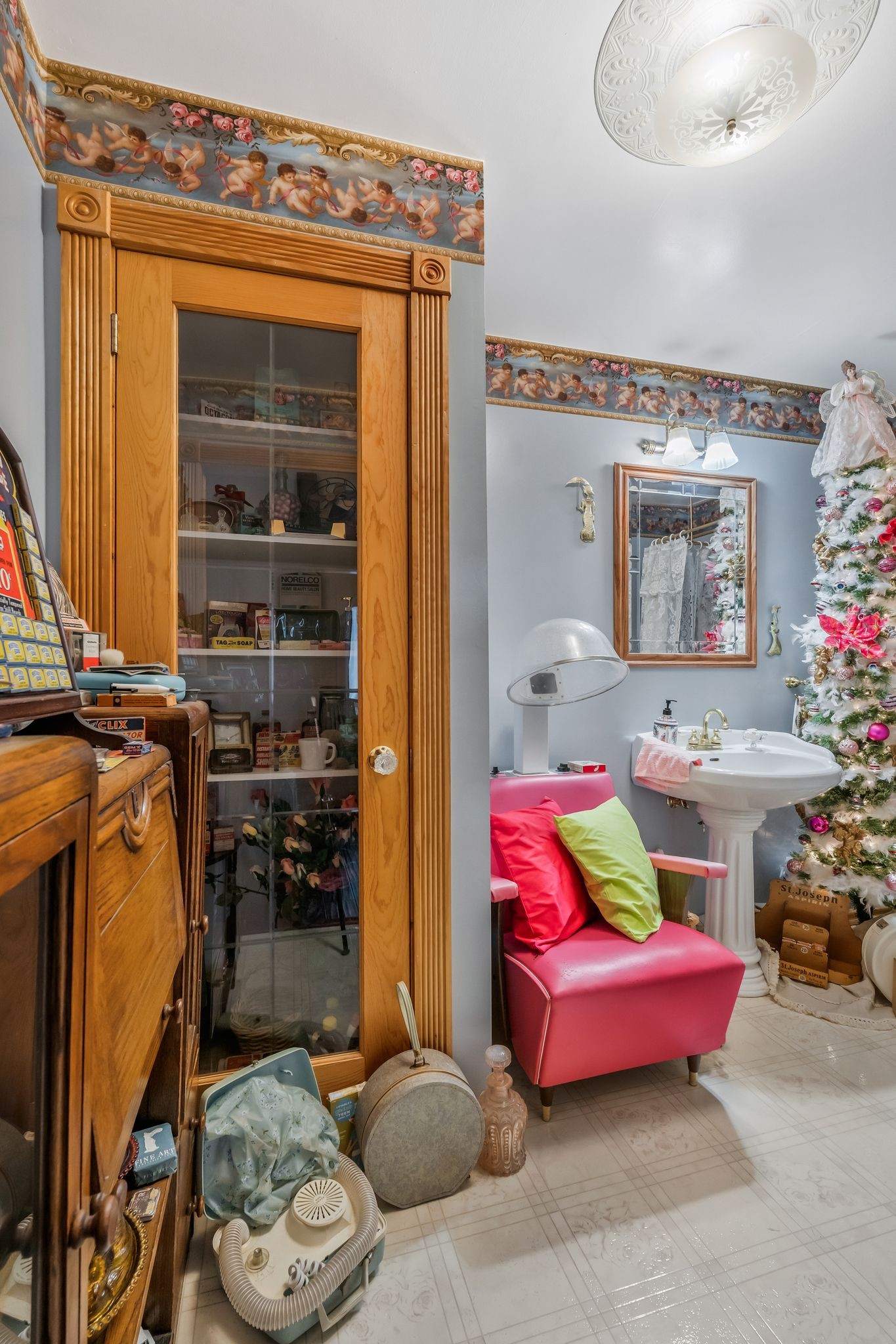 10955 Old Lebanon Road Murfreesboro, TN 37129 - Photo 39 of 100 a living room with furniture and a mirror