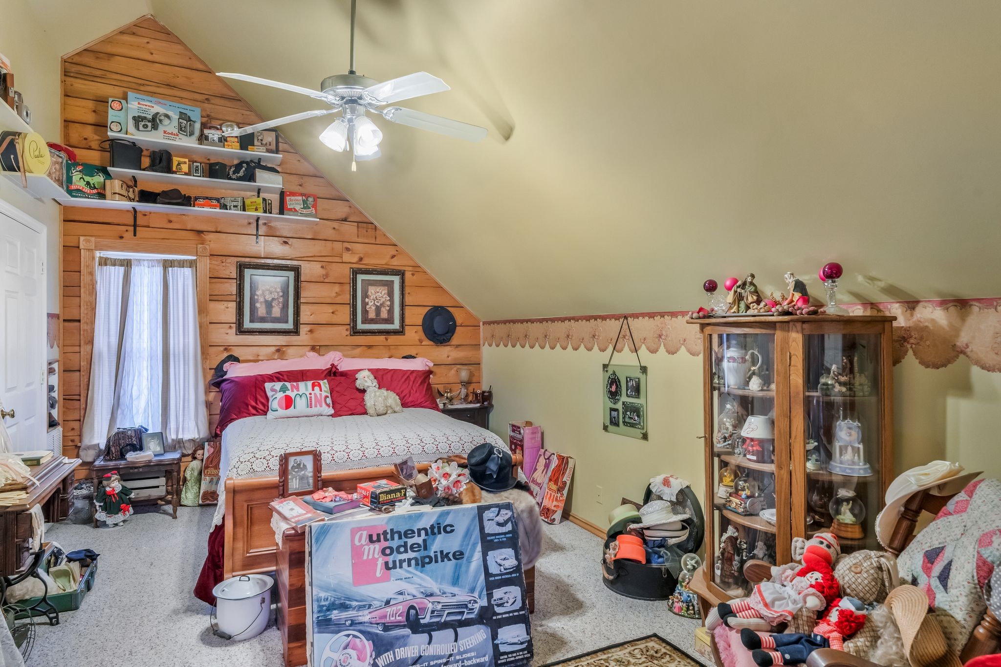 10955 Old Lebanon Road Murfreesboro, TN 37129 - Photo 46 of 100 a bedroom with lots of furniture and clutter