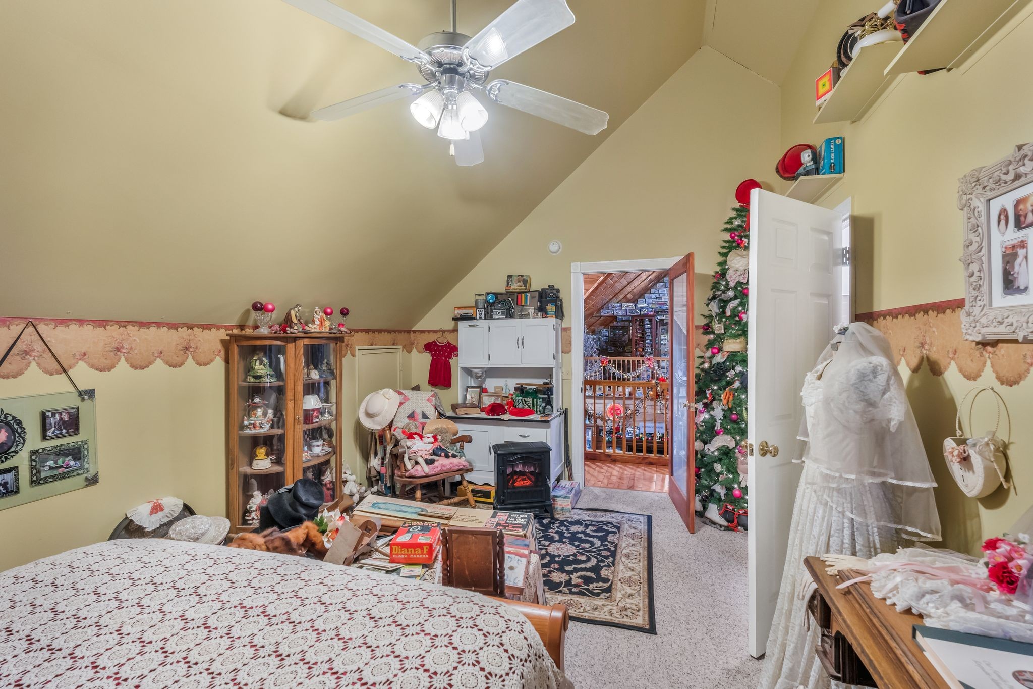 10955 Old Lebanon Road Murfreesboro, TN 37129 - Photo 47 of 100 a bed room with a bed and a desk