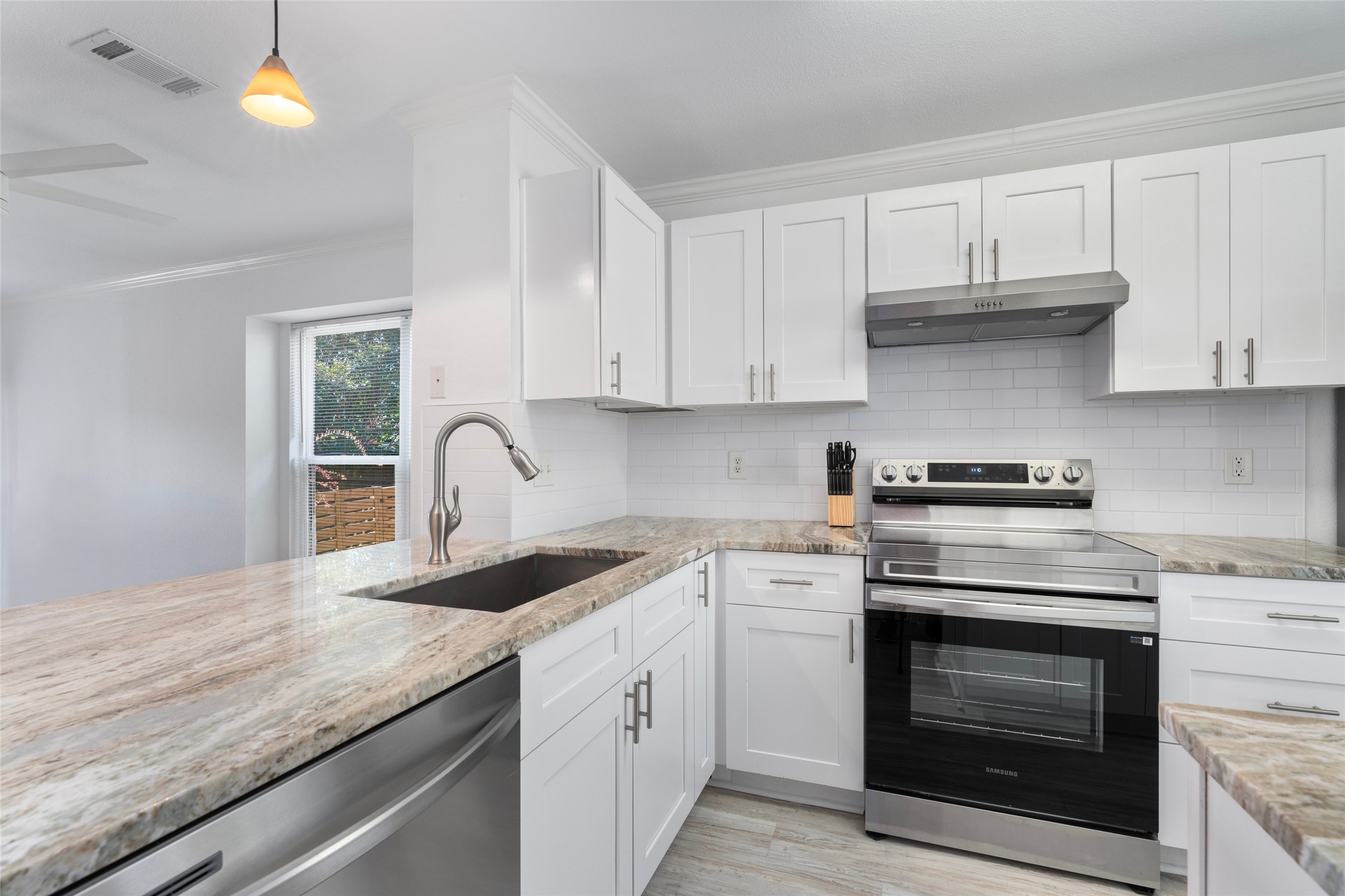 2018 West Rundberg Lane, Unit 16D Austin, TX 78758 - Photo 6 of 18