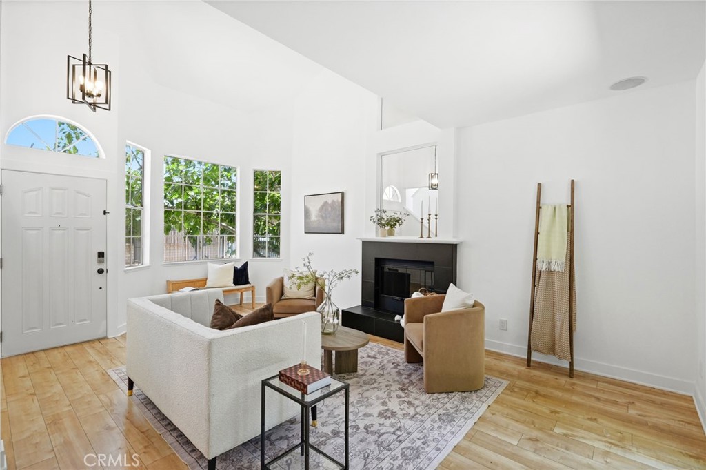 20851 Community Street, Unit 1 Winnetka, CA 91306 - Photo 4 of 29