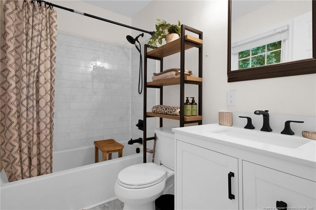 5302 Foxfire Road Fayetteville, NC 28303 - Photo 22 of 28 Primary Bath