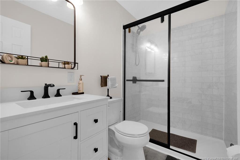 5302 Foxfire Road Fayetteville, NC 28303 - Photo 25 of 28 Hall Bathroom