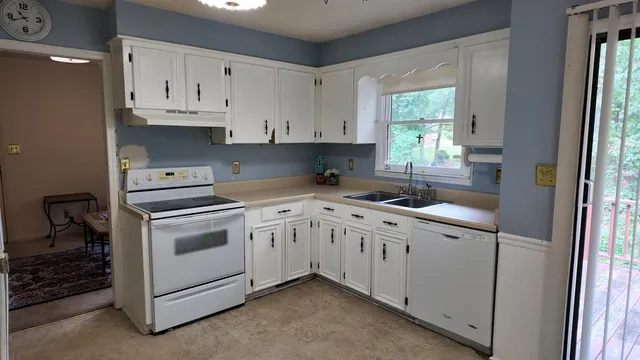 $270,000 | 121 East Brookwood Lane, Cowpens, SC 29330