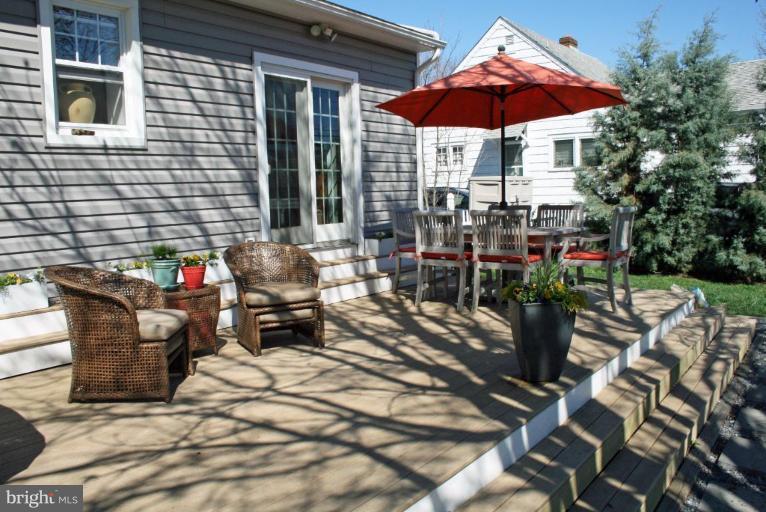 413 Forest View Road Linthicum Heights, MD 21090 - Photo 4 of 23 Deck