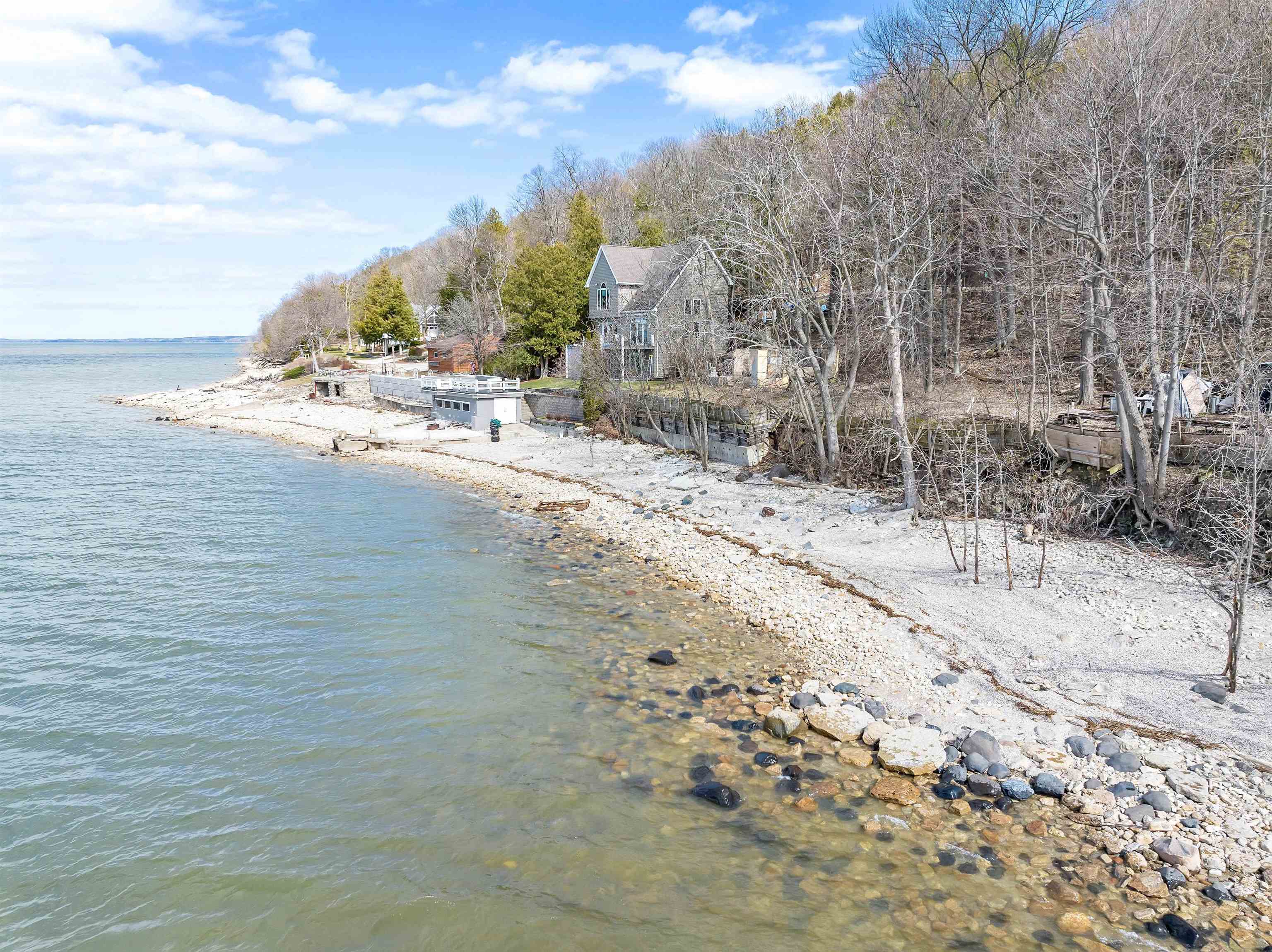 5341 Edgewater Beach Road Green Bay, WI 54311 - Photo 8 of 24