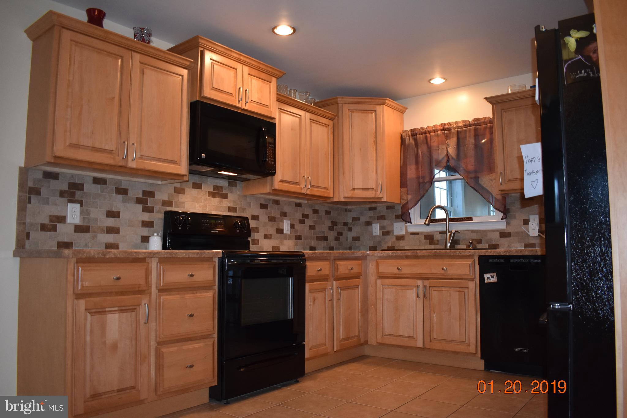 2661 Trewigtown Road Colmar, PA 18915 - Photo 9 of 20 Upgraded modern kitchen for the gourmet !