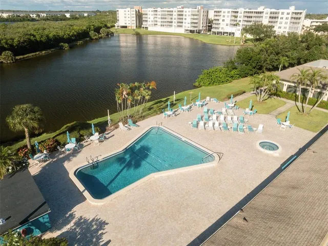 $235,000 | 9860 62nd Avenue North, Unit 1036, St. Petersburg, FL 33708