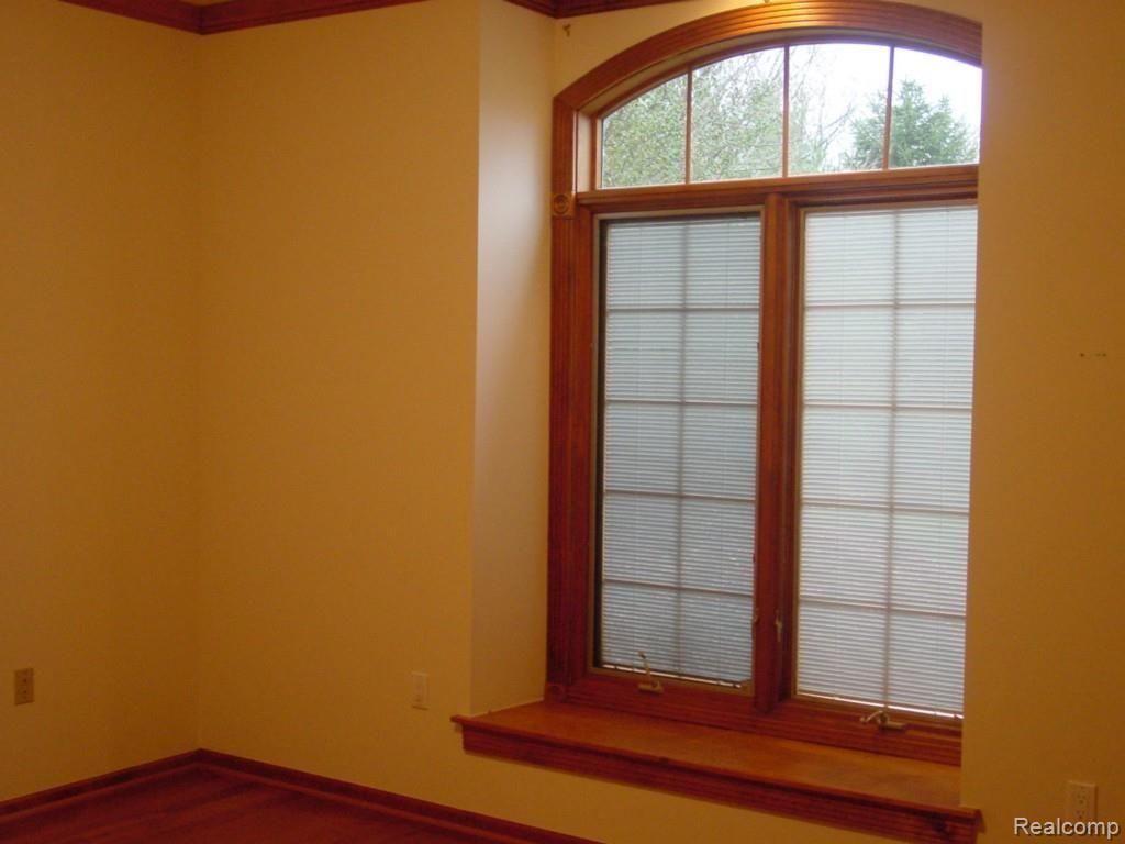 34572 Quaker Valley Road Farmington, MI 48331 - Photo 12 of 15 DSC00007.jpg