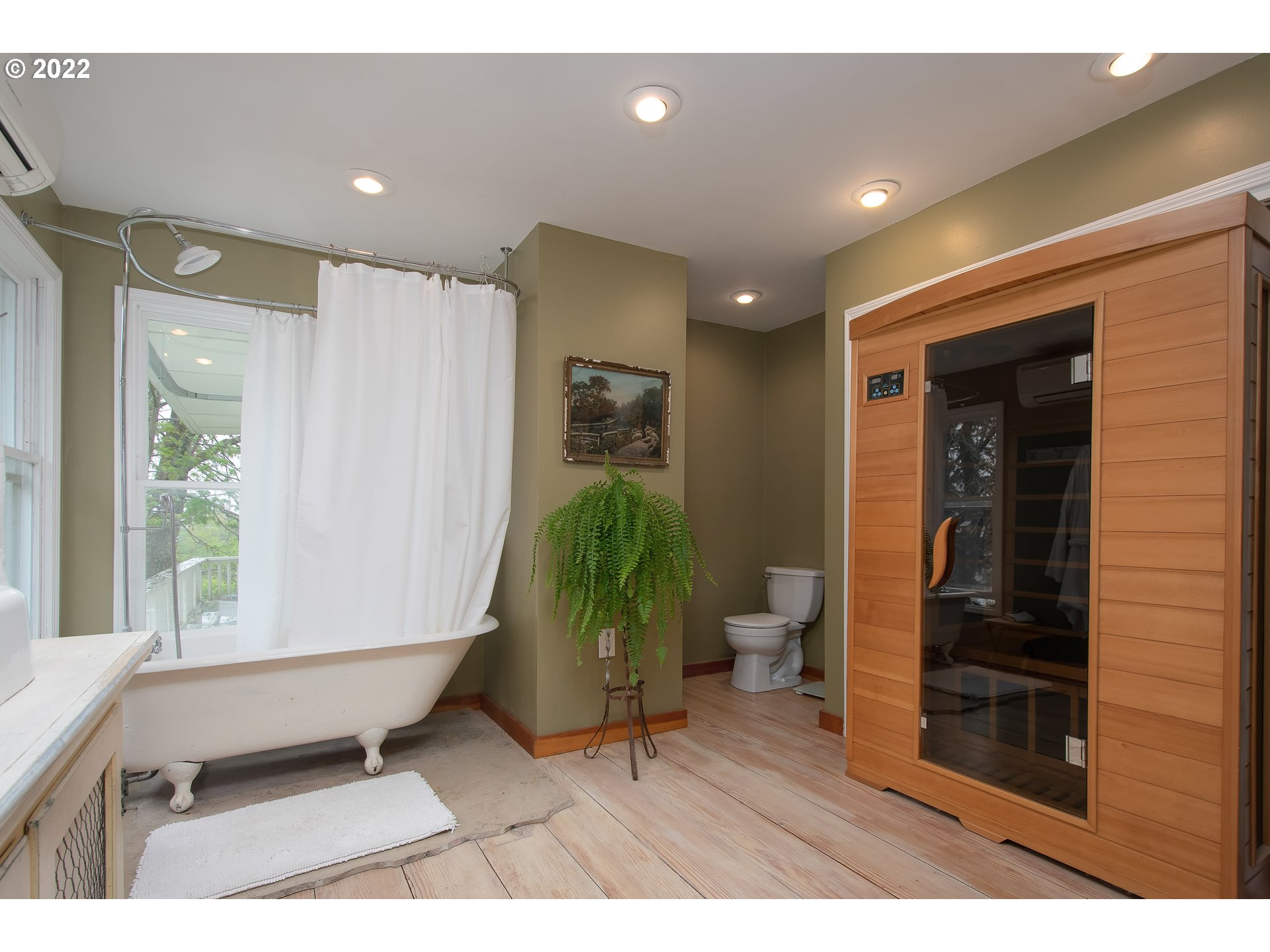 181 Marble Road Washougal, WA 98671 - Photo 23 of 32 a room with furniture and a potted plant