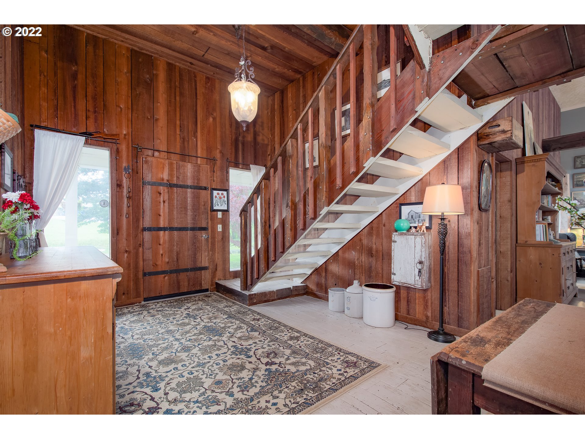 181 Marble Road Washougal, WA 98671 - Photo 4 of 32 a view of entryway with wooden floor