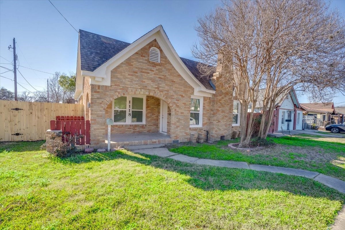 1118 Elliston Street Houston, TX 77023 - Photo 1 of 34