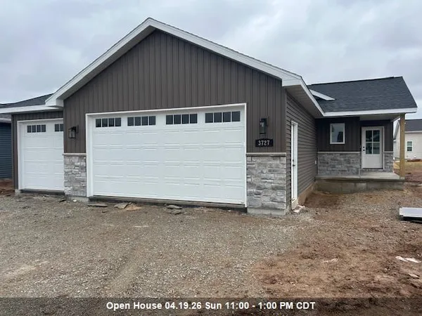$424,900 | 3727 East Callalilly Lane, Appleton, WI 54913
