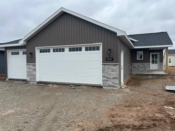 $424,900 | 3727 East Callalilly Lane, Appleton, WI 54913