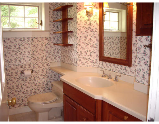 15 Westwood Road Lexington, MA 02420 - Photo 14 of 19 Gallery Image 14