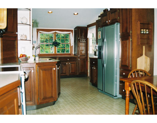 15 Westwood Road Lexington, MA 02420 - Photo 4 of 19 Gallery Image 4
