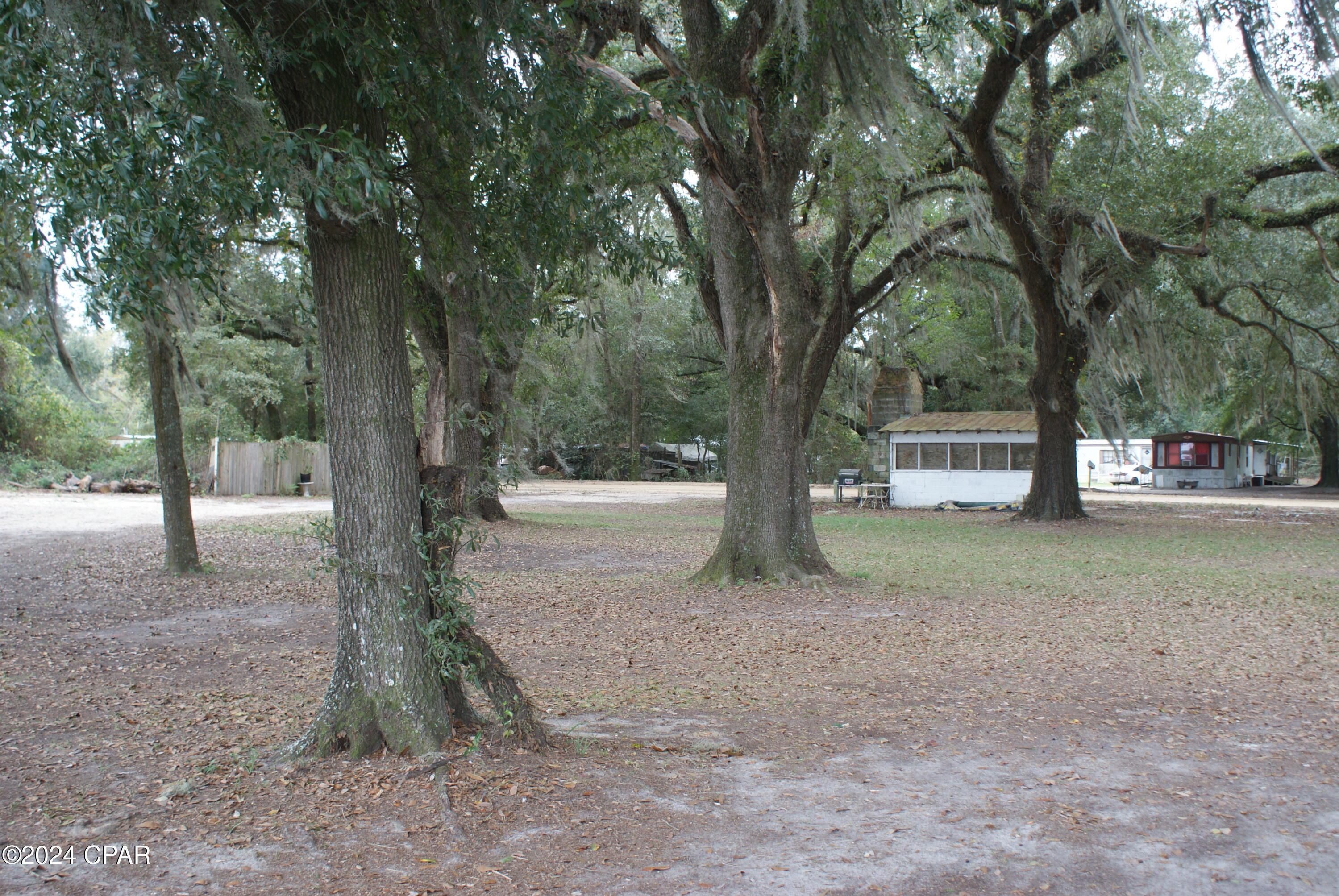 5728 Snow Hill Road Malone, FL 32445 - Photo 5 of 15