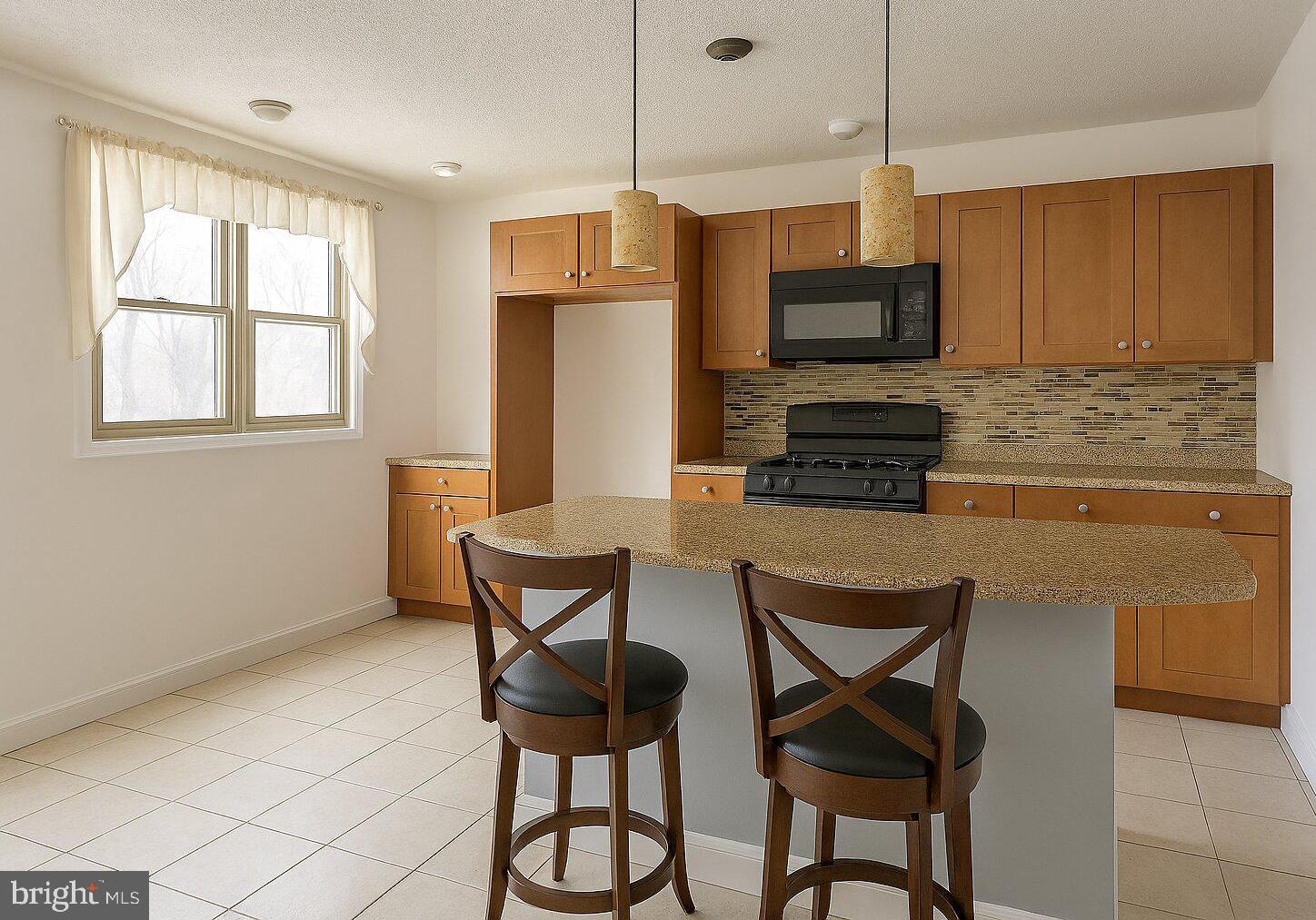 11746 Colman Road Philadelphia, PA 19154 - Photo 5 of 18 Gallery Image 5