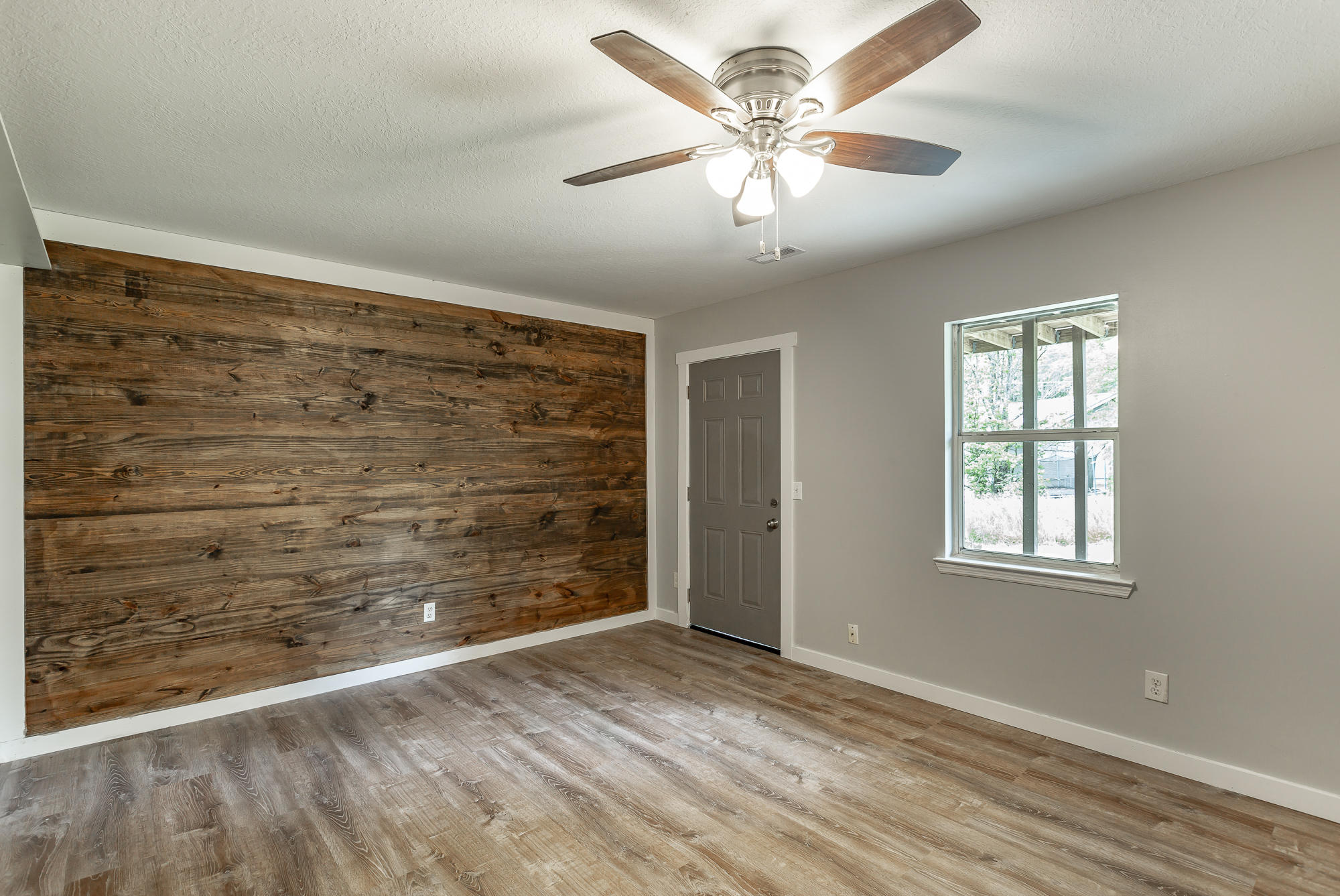 1074 Boss Road Chickamauga, GA 30707 - Photo 7 of 37 Family Room/Den