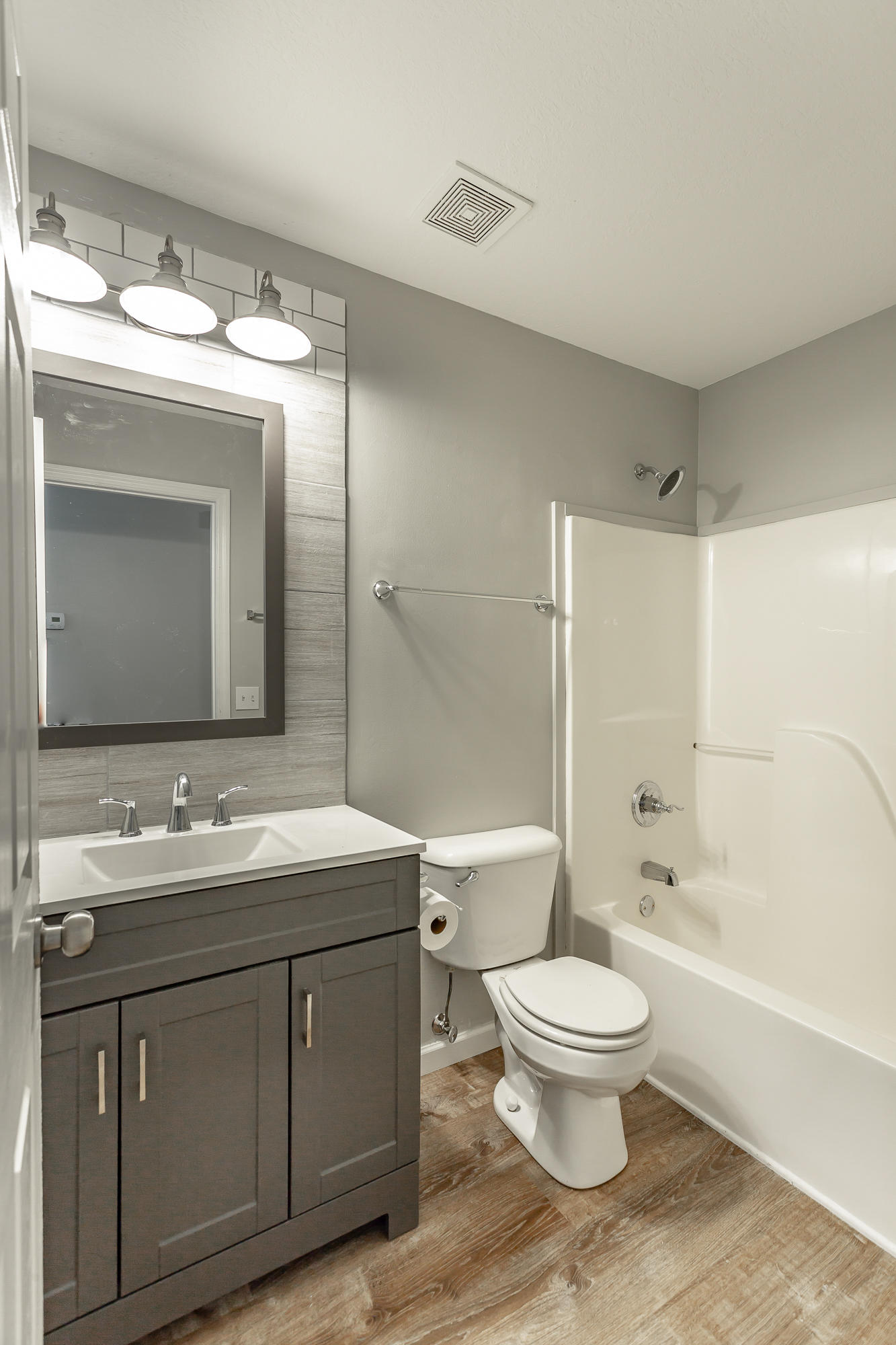 1074 Boss Road Chickamauga, GA 30707 - Photo 8 of 37 Bathroom
